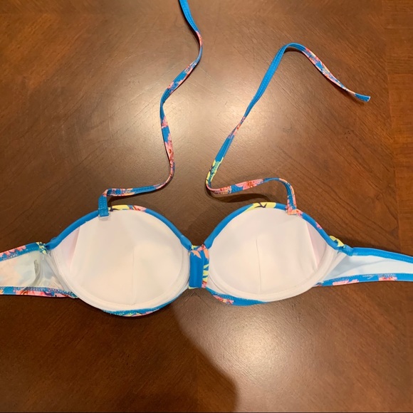 Cute Blue Tropical Flower Bikini Top - Picture 2 of 3